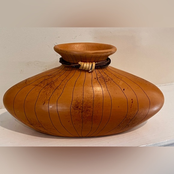 Vtg Hand Crafted Decorative Ceramic Vase Made In Philippines 9.5" L x 5 H x 4.5W - Picture 2 of 9